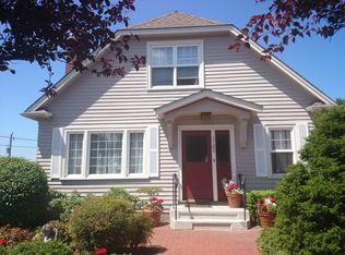 2203 29th Ave W, Seattle, WA 98199