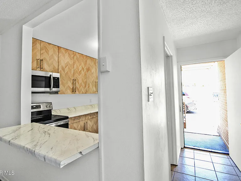 5200 Carousel Dr #1 — Photo 5