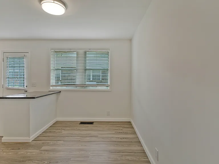 Kitchen dining room area
