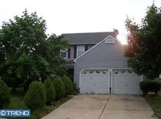 11 Sleepy Hollow Ln, Sicklerville, NJ 08081