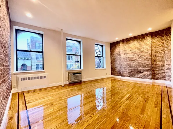 366 Broome Street image 4 of 14