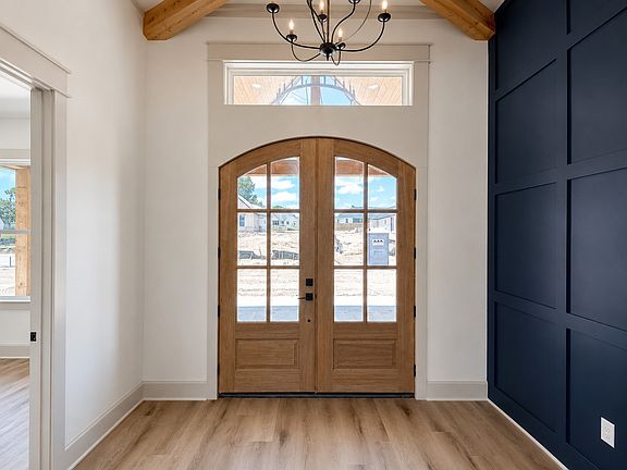 4th image of 17038 Woodcrest Cir