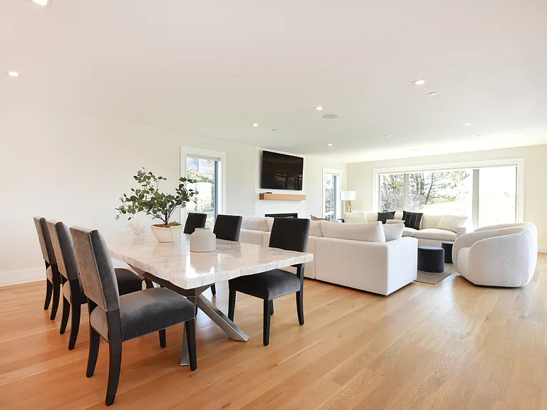 451 Dune Rd — Photo 23