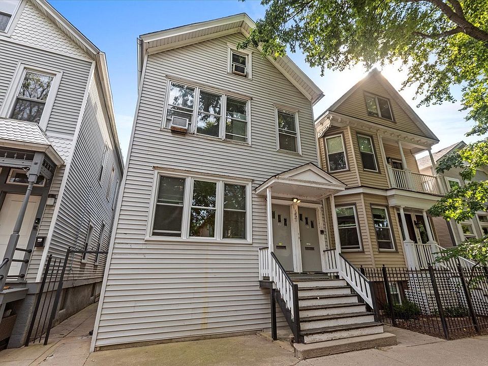 1st image of 1421 W Fletcher St #2F