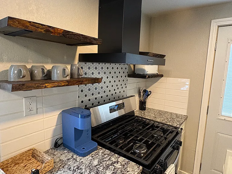 7523 W 64th Ter — Photo 5