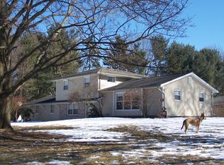 13 Santa Cir, Pittsford, NY 14534