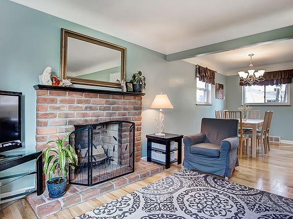 4th image of 8692 Antrim Ct
