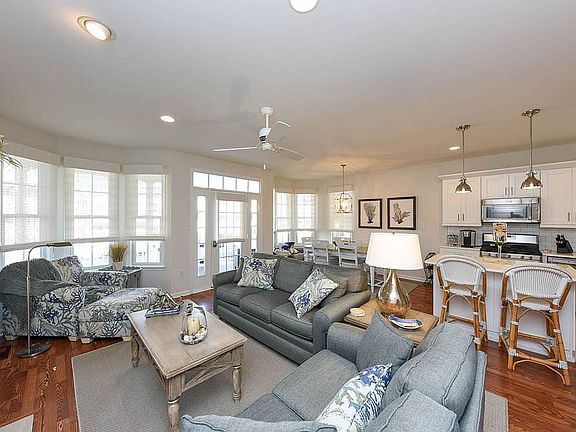 4th image of 1851 Asbury Ave #1