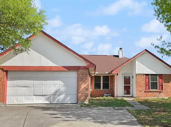 103 Freedom Ln, Arlington, TX 76002