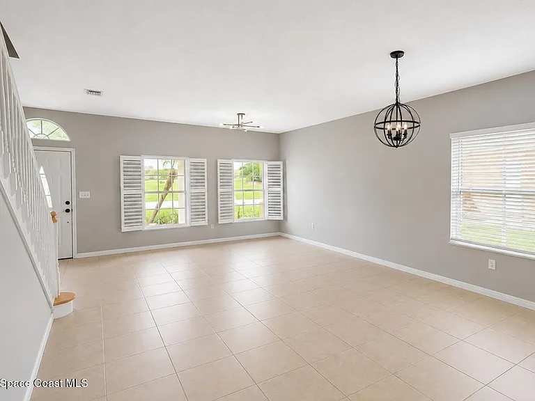 781 Glen Abbey Way — Photo 5