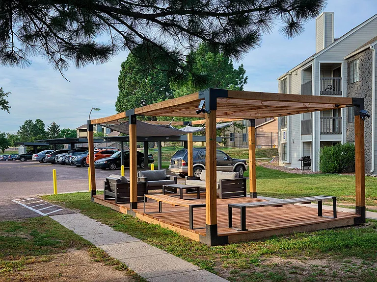Quail Cove Apartments — Photo 10
