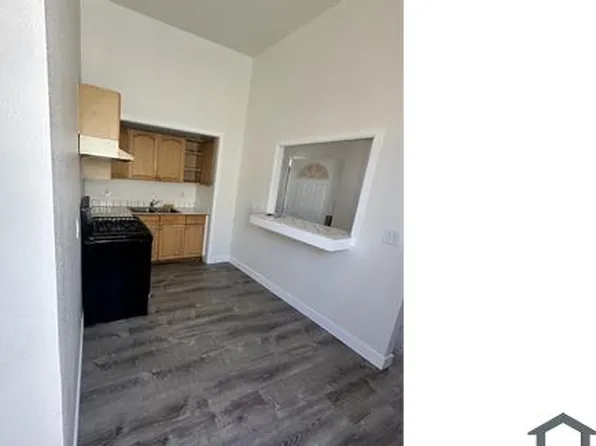 868 21st St #B, Oakland, CA 94607