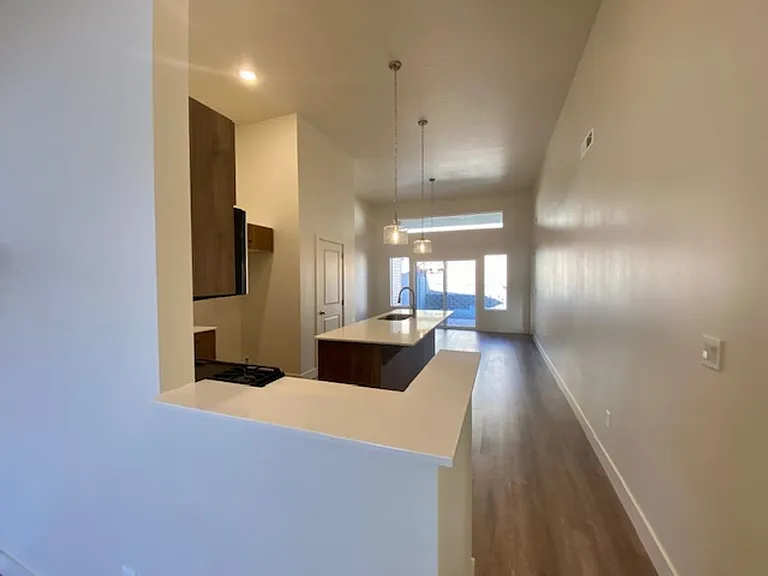 939 S 25 W — Photo 9