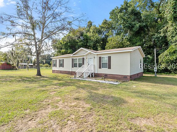 2nd image of 884 Seaside Rd