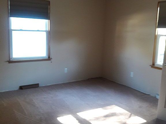 5th image of 172 W Ray St