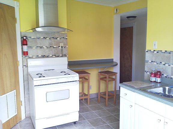 5th image of 736 Elmwood Ave APT 2