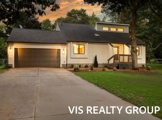 18630 N Fruitport Rd, Spring Lake, MI 49456