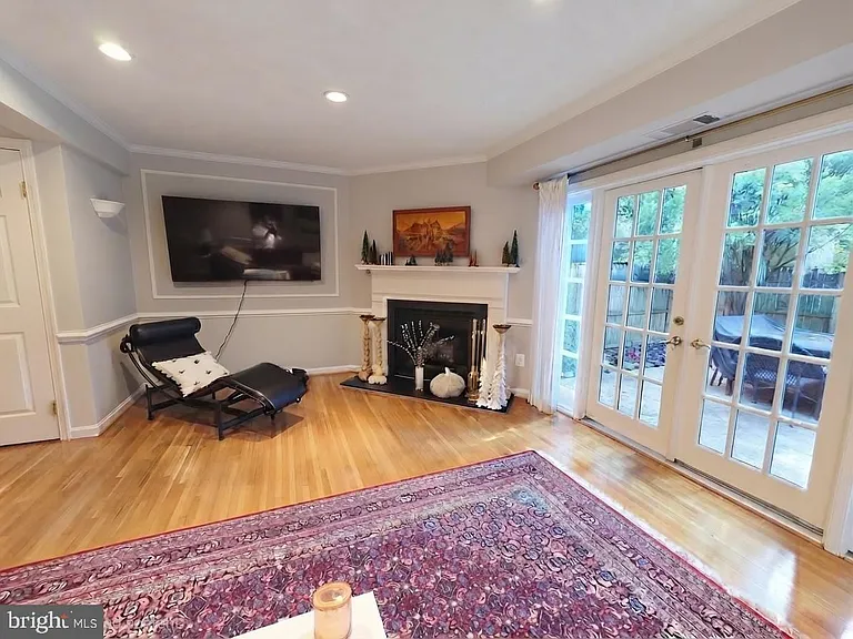 7629 Tiverton Dr — Photo 5