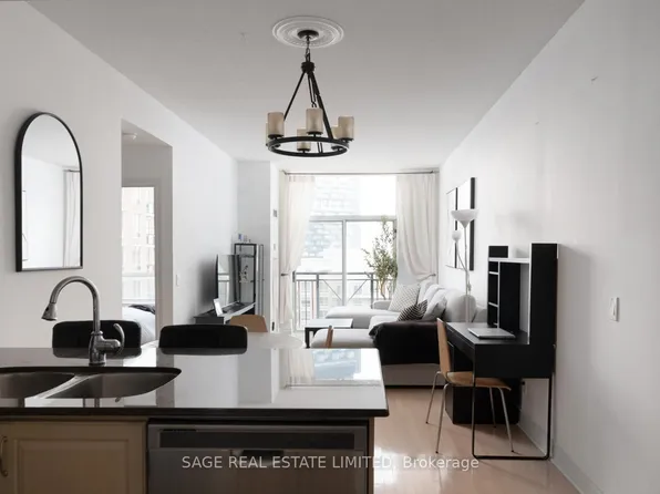 1101 Leslie St, Toronto, ON