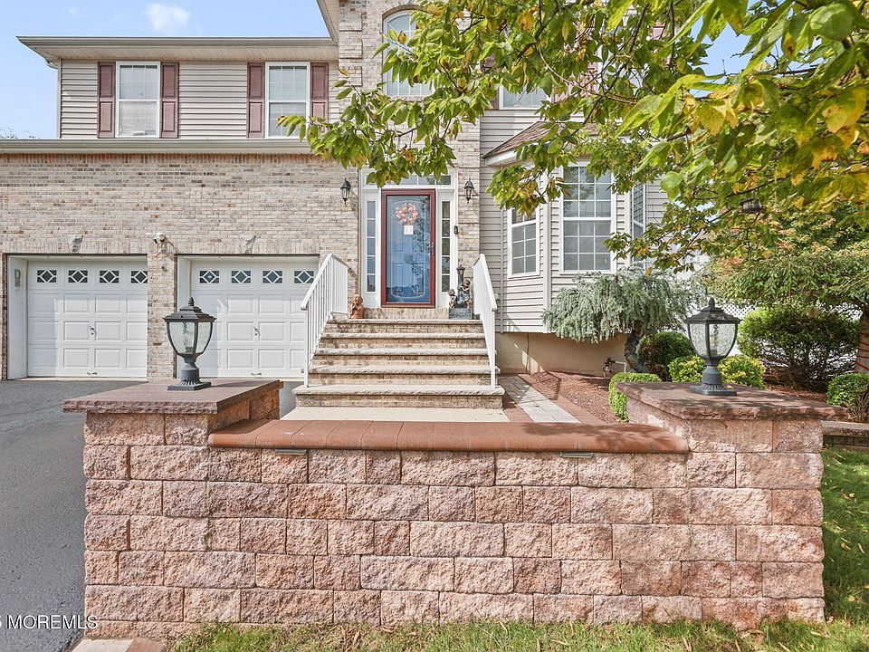 1st image of 60 Eddington Lane