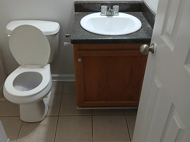 829 Store House Ct #B — Photo 2