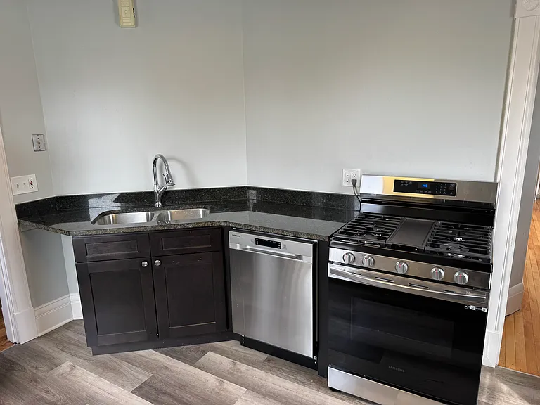 3020 James Ave S #3 — Photo 17