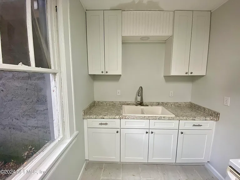 1653 Euclid St #1 — Photo 6