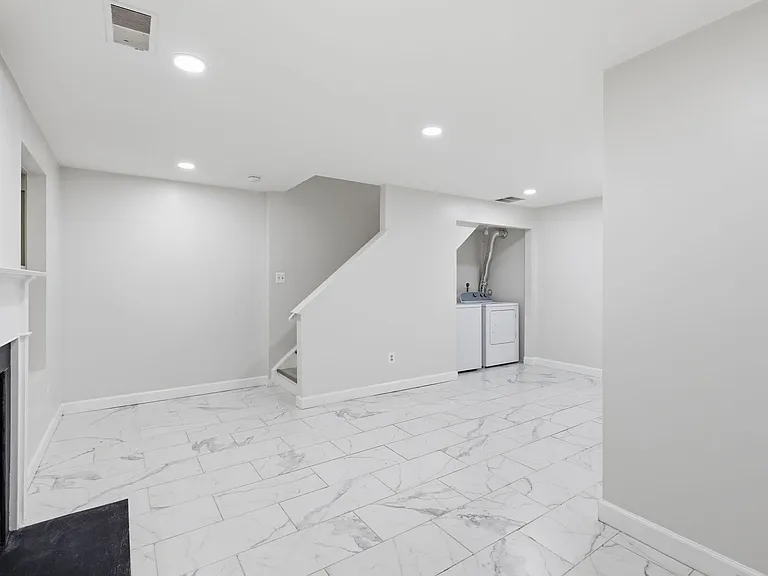 1921 Winslow Ct — Photo 21