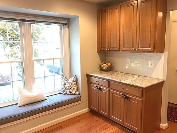 4th image of 4834 Treasure Ct