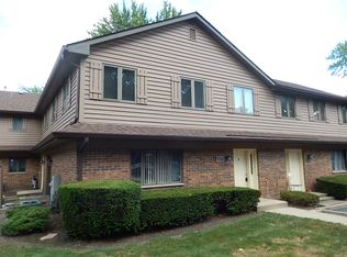 326 N Airlite St, Elgin, IL 60123
