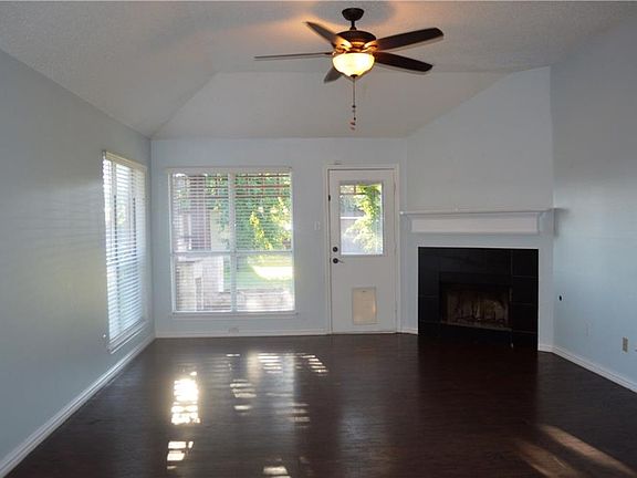 2nd image of 2114 Camelot Dr