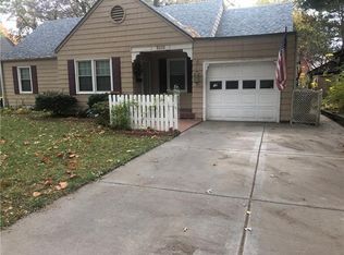 5406 Rosewood St, Roeland Park, KS 66205