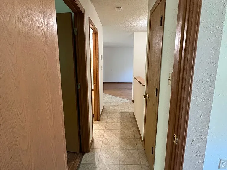 615 Portsmouth Dr — Photo 13
