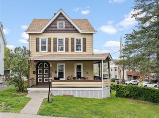 37 Bank St, Walden, NY 12586