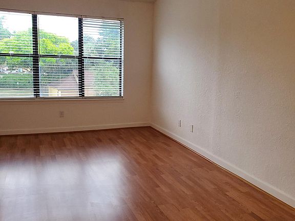 4th image of 2311 N Congress Ave APT 34