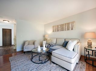 5904 Carter Ln, Minnetonka, MN 55343