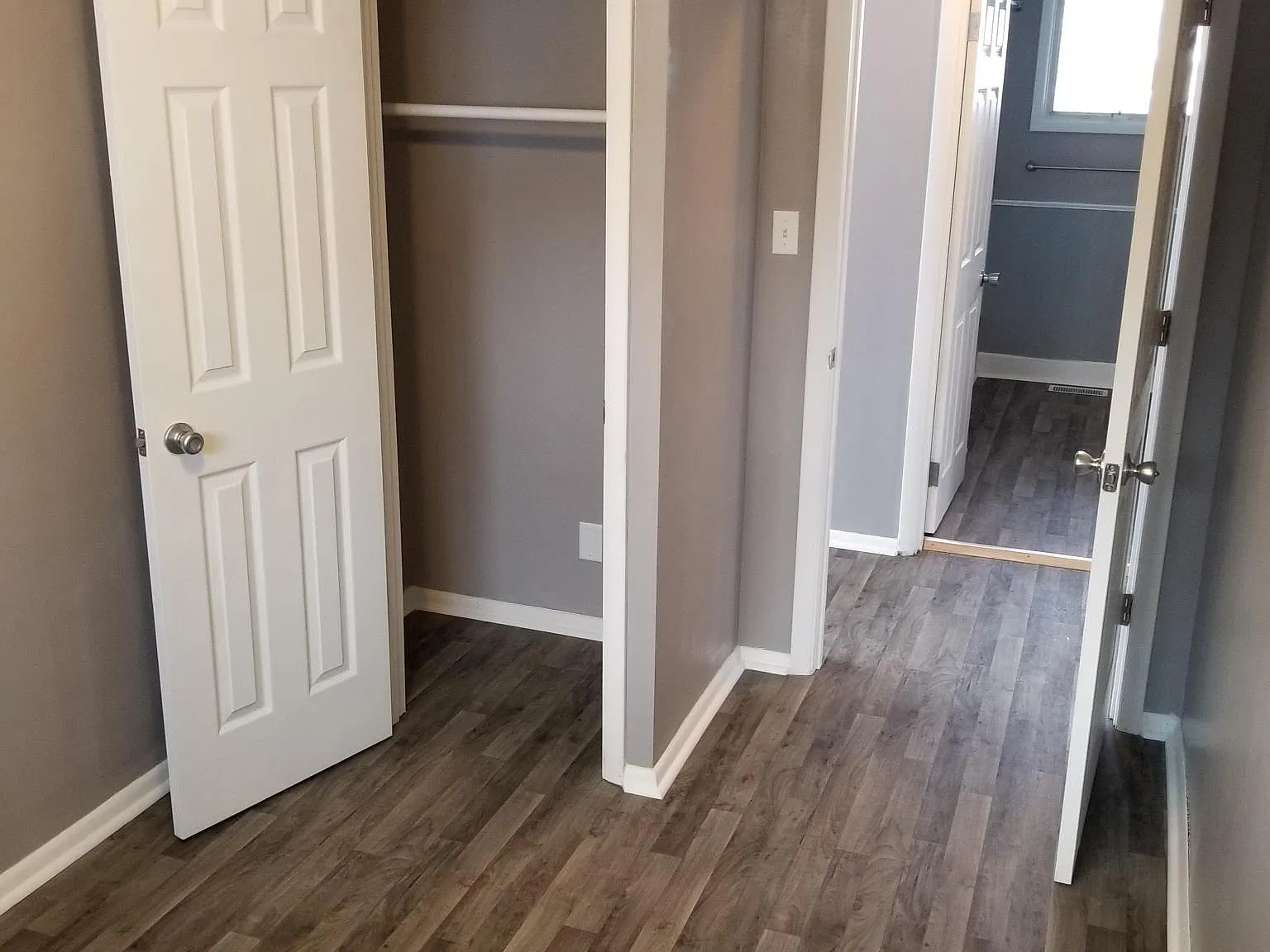 3 bed, 1.5 bath, 1300 sqft, $1,300 — Photo 4