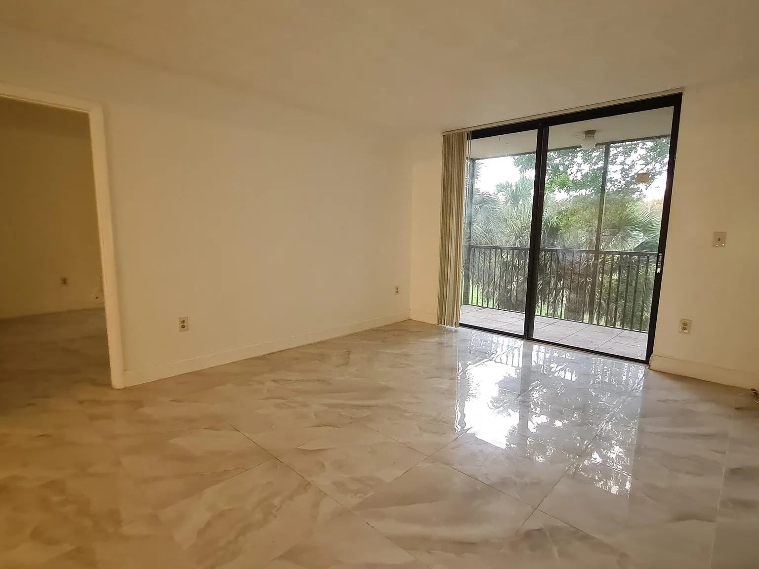 2 bed, 2.0 bath, 1085 sqft, $1,850 — Photo 4