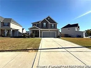 3 bed, 2.5 bath, 1922 sqft, $1,800 — Photo 2