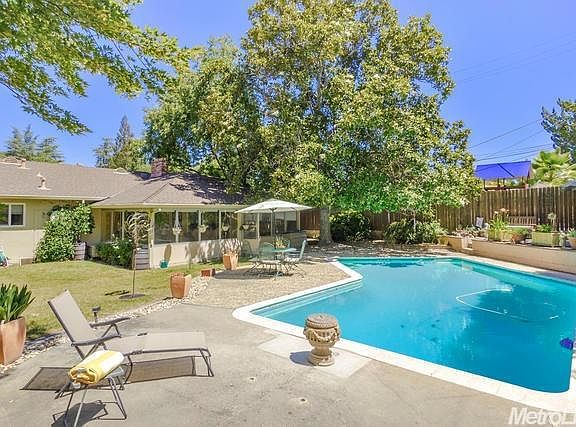 2nd image of 5608 Kingswood Dr