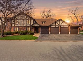 8216 Mulberry Ct #8A, Palos Hills, IL