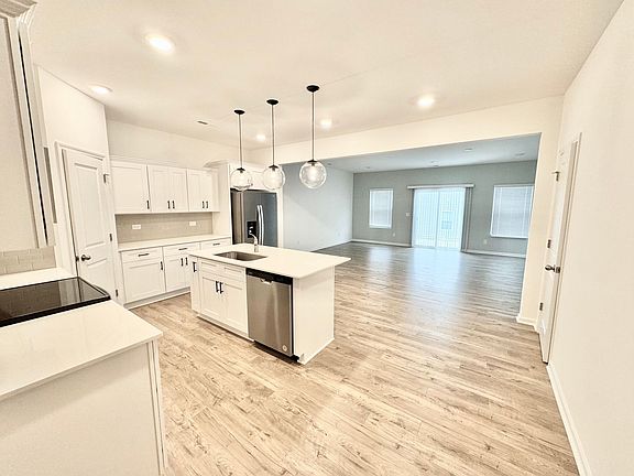 2nd image of 1300 Eagle Claw Dr