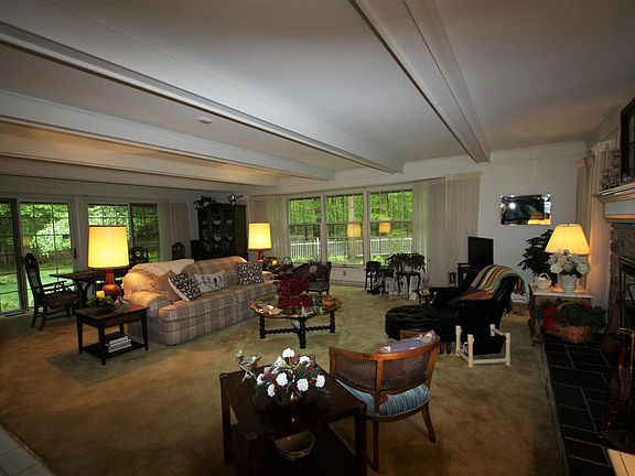 5th image of 3162 Scenic Dr