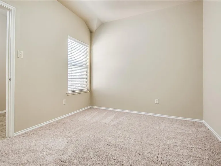 429 Roger Graves Cir — Photo 12
