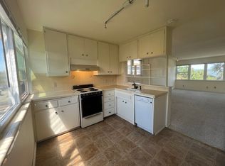 Bright & Spacious One-Bedroom Overlooking Lake Washington!, Seattle, WA 98112