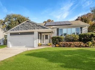 139 Roxton Rd, Plainview, NY 11803