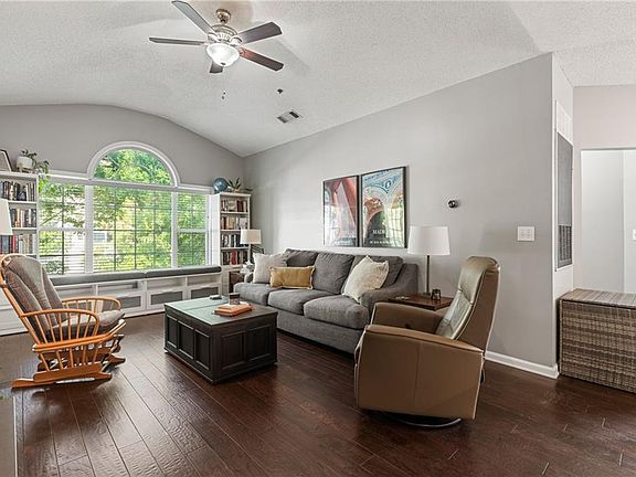 5th image of 210 Spring Heights Ln SE #2
