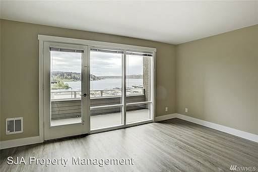 5th image of 6321 NE 181st St APT 1