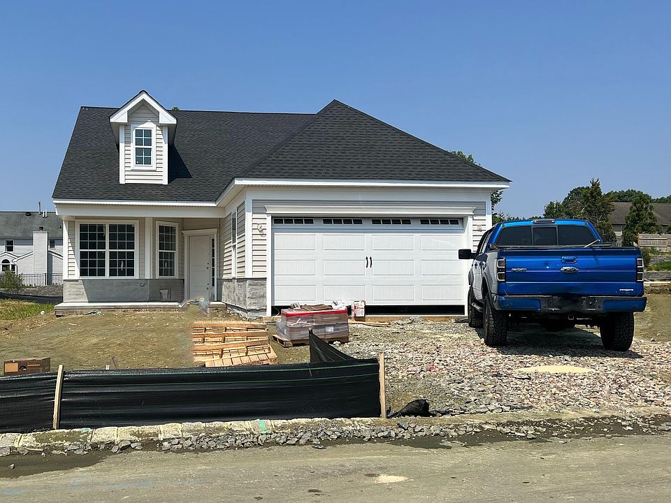 2nd image of 104 Harbelle Way