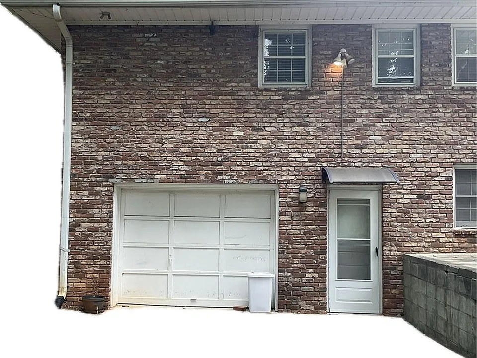 2106 Pawnee Dr SE #BASEMENT